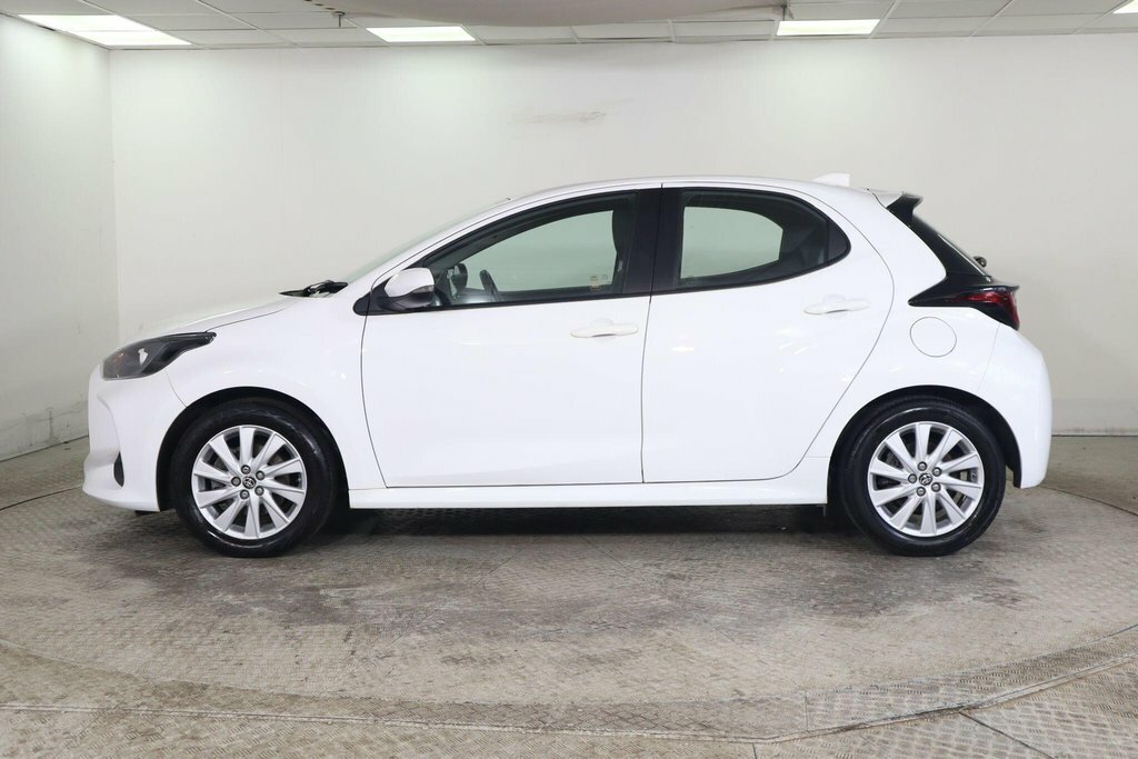 Toyota Yaris 1.5L Icon White #5