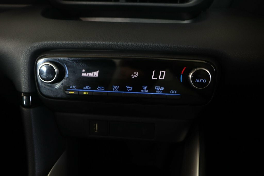 Toyota Yaris 1.5 Vvt-h Icon Hatchback Hybrid E-cvt E White #17