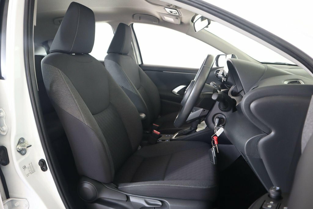Toyota Yaris 1.5 Vvt-h Icon Hatchback Hybrid E-cvt E White #11