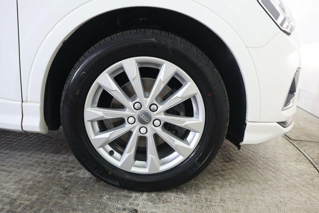 Audi Q3 1.5 Tfsi 35 S Line Suv S Tronic 150 P Grey #28
