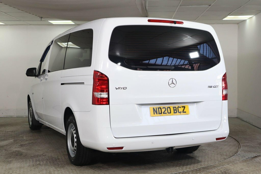 Mercedes-Benz Vito Combi White #5