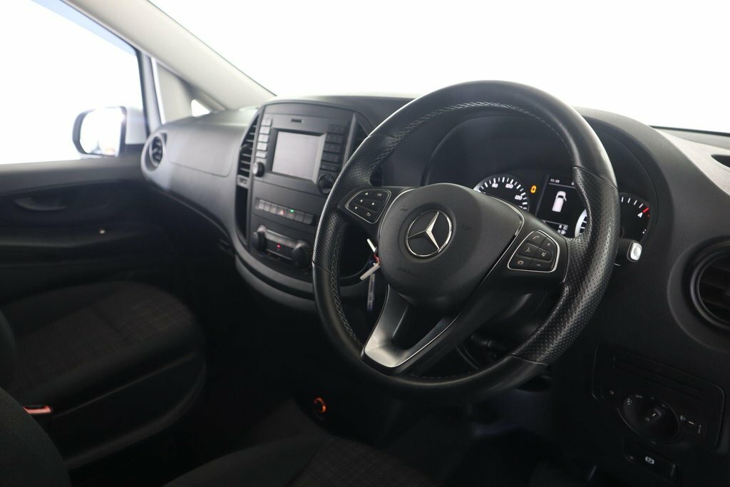 Mercedes-Benz Vito 119 Cdi 2.0 Select 8-Seater 9G-tronic Black #22