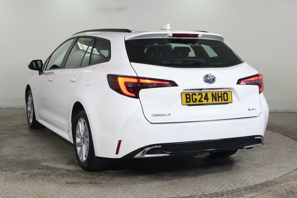 Toyota Corolla 1.8L Icon White #4