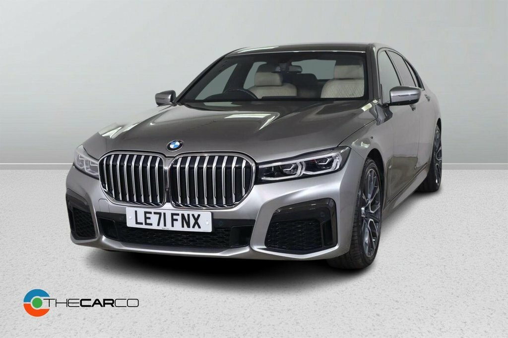 BMW 7 Series 4.4L M Sport Grey #4