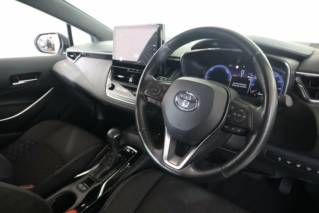 Toyota Corolla 1.8L Icon White #2