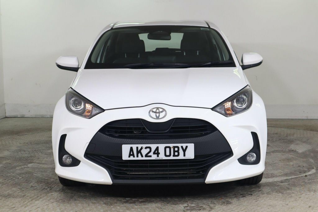 Toyota Yaris 1.5L Icon White #2