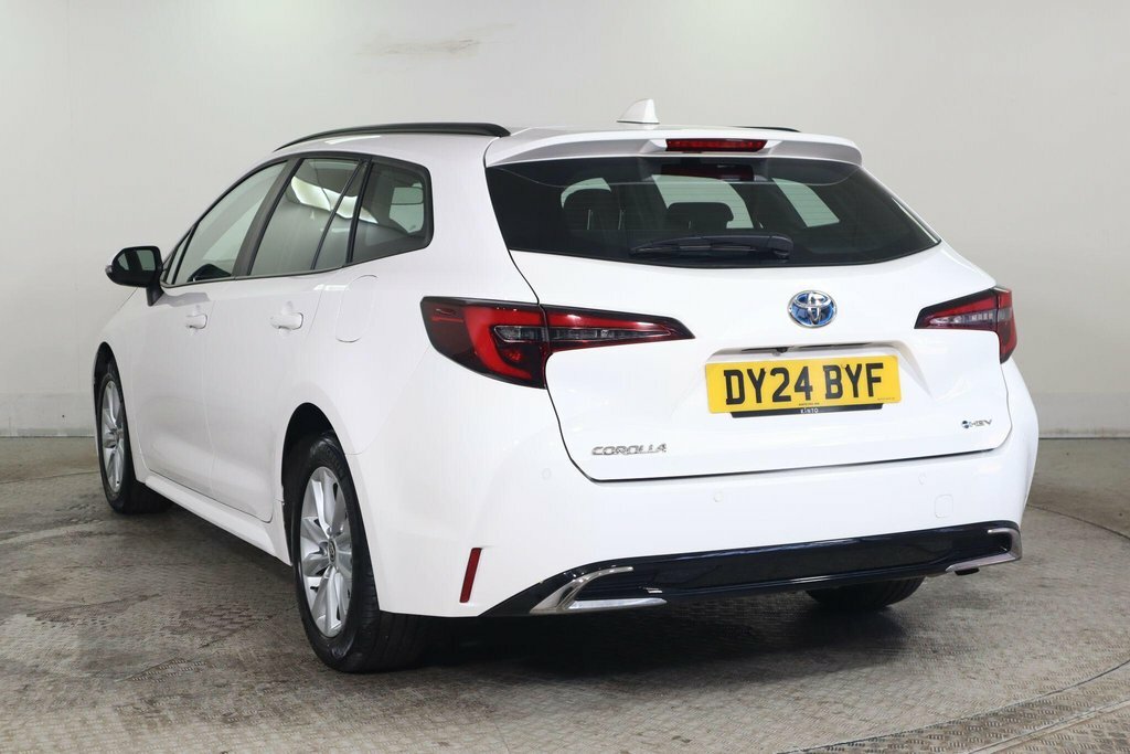 Toyota Corolla 1.8L Icon White #4