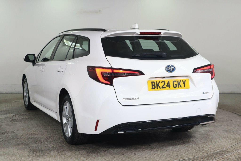 Toyota Corolla 1.8L Icon White #4