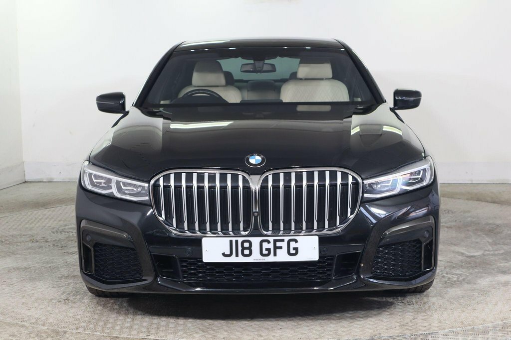 BMW 7 Series 3L M Sport Black #2