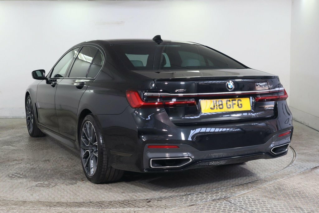 BMW 7 Series 3L M Sport Black #4