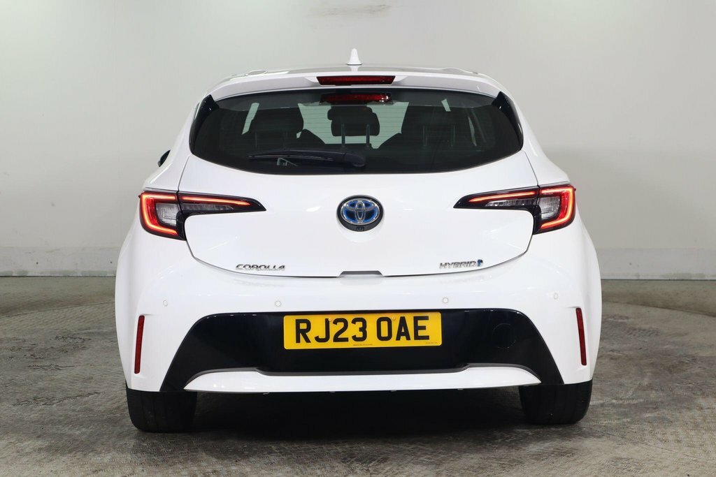 Toyota Corolla 1.8L Icon White #6