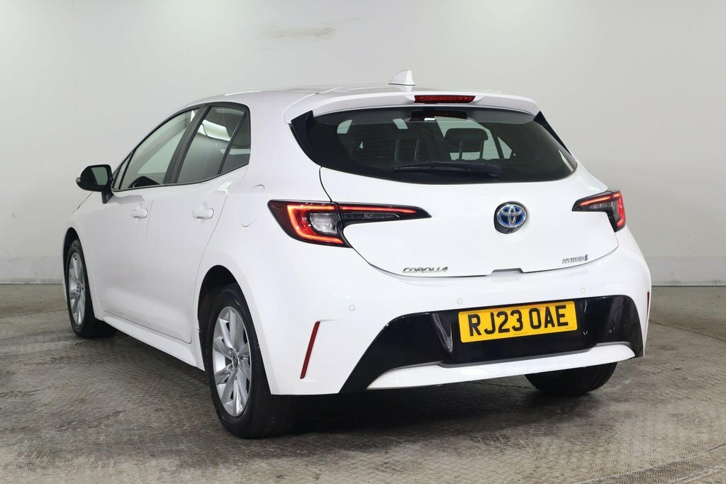 Toyota Corolla 1.8L Icon White #4