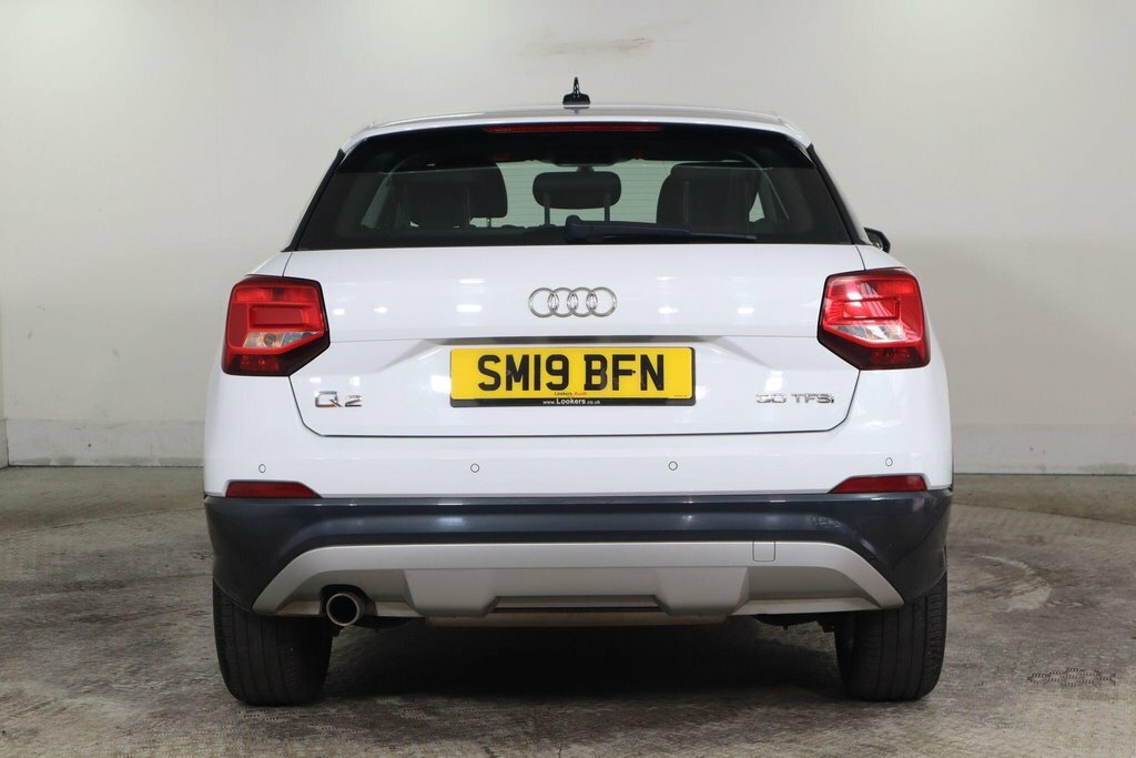 Audi Q2 1L Sport White #6