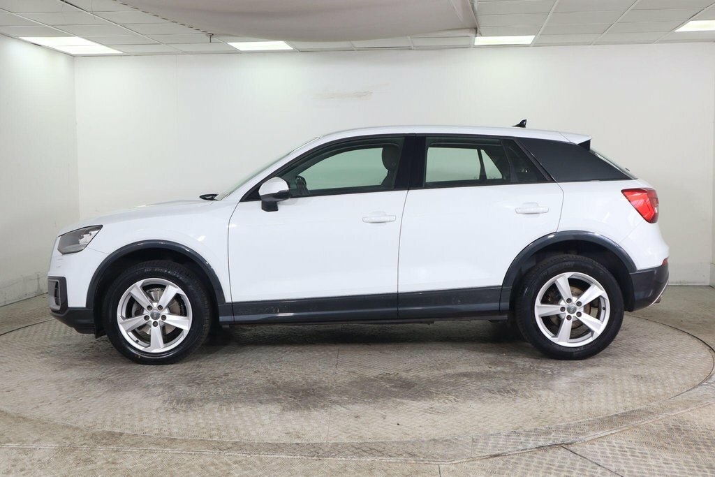 Audi Q2 1L Sport White #5