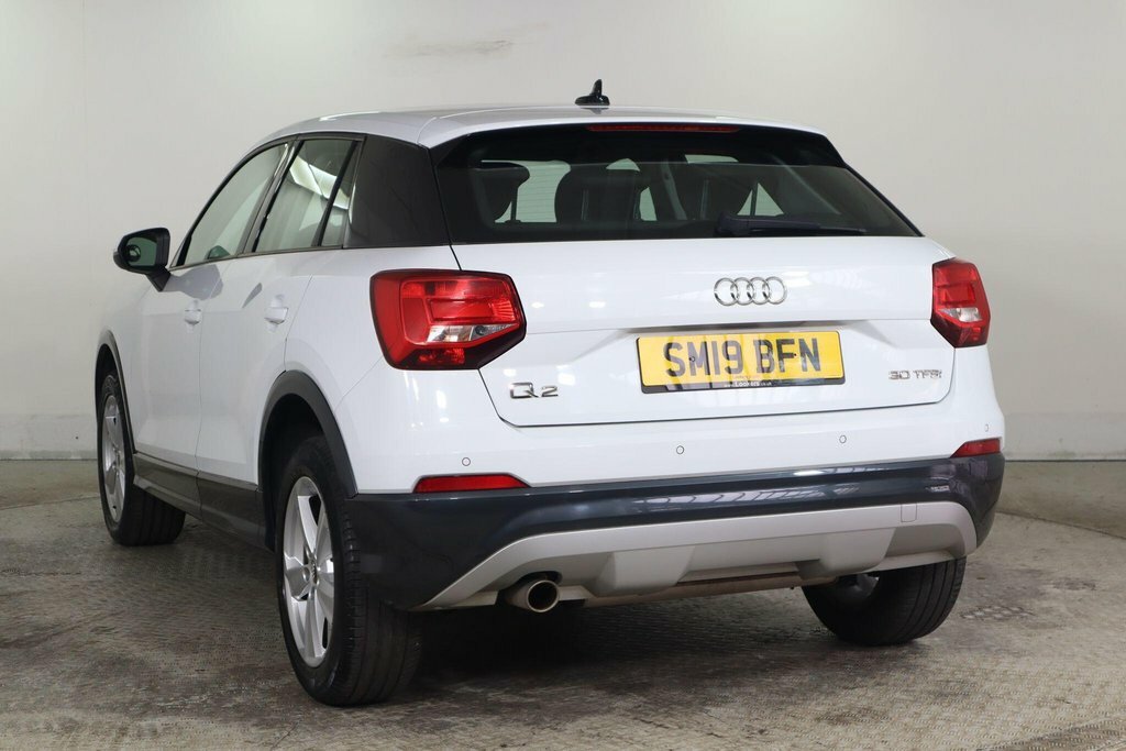Audi Q2 1L Sport White #4