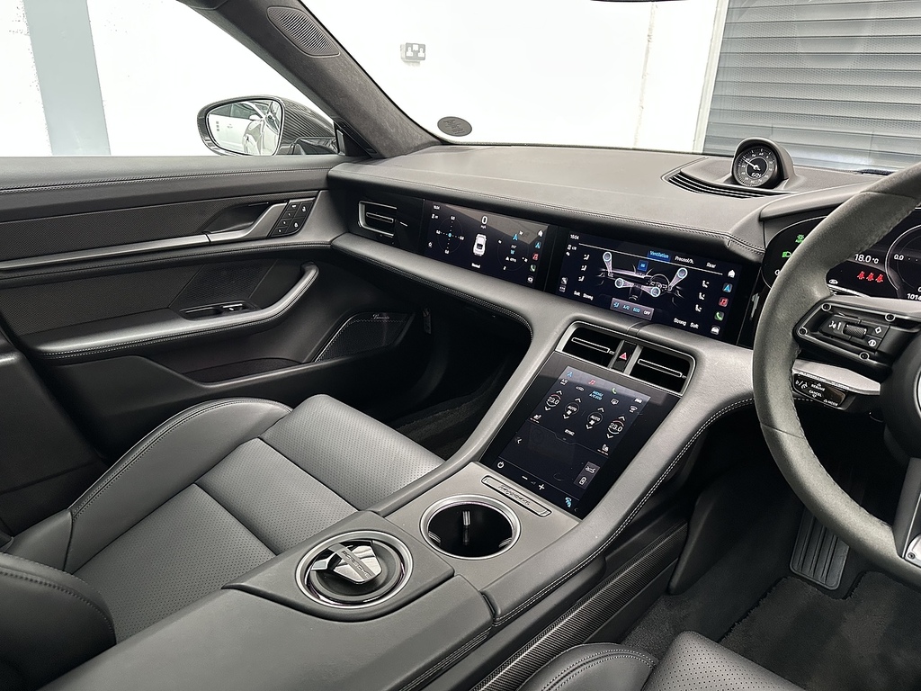 Porsche Taycan Performance Plus 93.4Kwh Sport Turismo Electri Grey #98