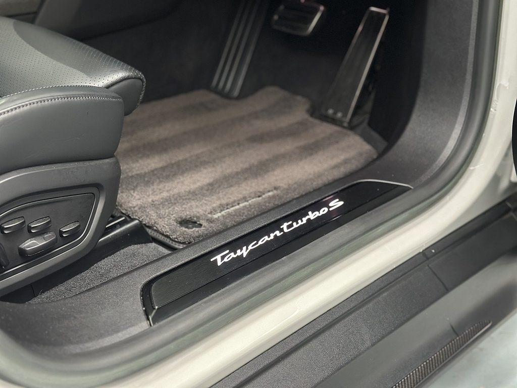 Porsche Taycan Performance Plus 93.4Kwh Sport Turismo Electri Grey #45
