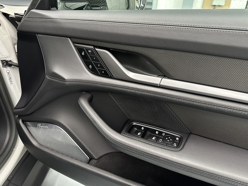 Porsche Taycan Performance Plus 93.4Kwh Sport Turismo Electri Grey #41