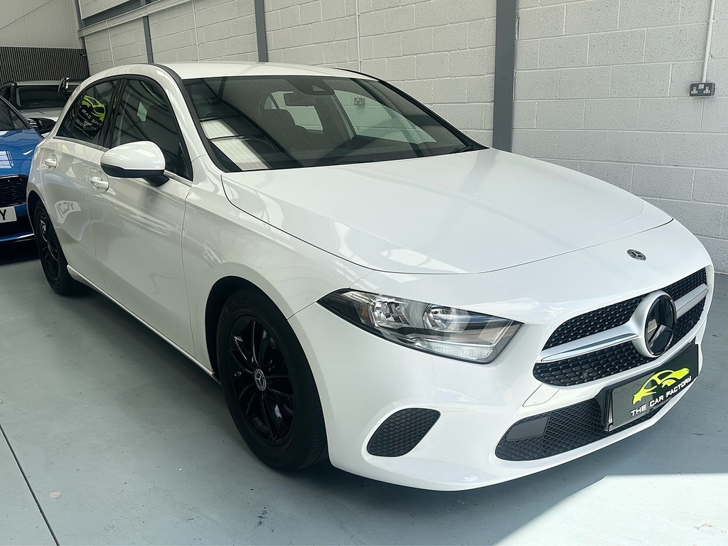 Mercedes-Benz A Class A180 Se Hatchback 1.3 White #4