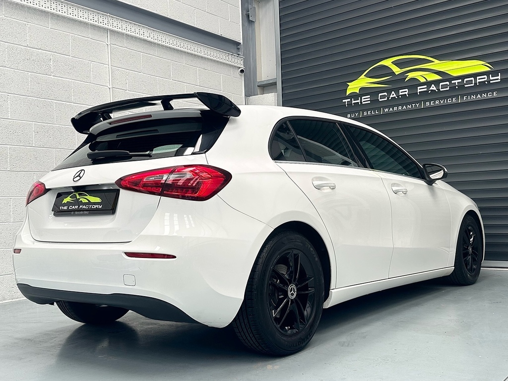 Mercedes-Benz A Class A180 Se Hatchback 1.3 White #2