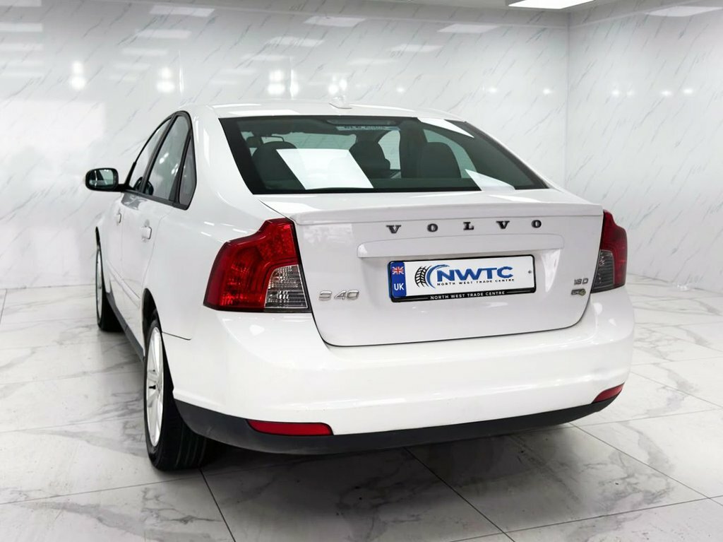 Volvo S40 Saloon 1.6 D2 R-design Euro 5 201060 Silver #7