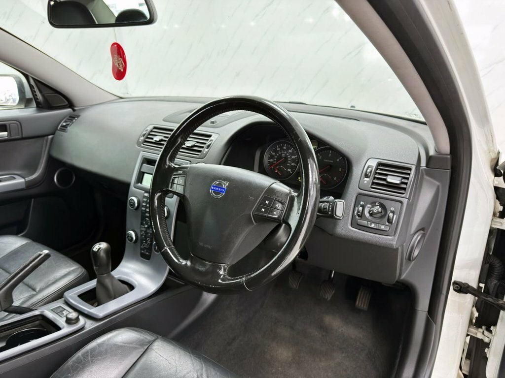 Volvo S40 Saloon 1.6 D2 R-design Euro 5 201060 Silver #17
