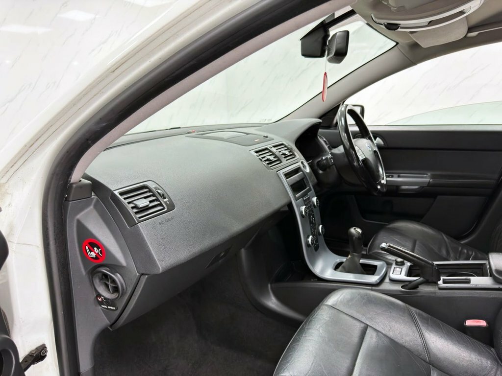 Volvo S40 Saloon 1.6 D2 R-design Euro 5 201060 Silver #12