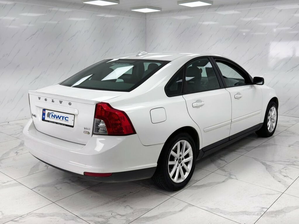 Volvo S40 Saloon 1.6 D2 R-design Euro 5 201060 Silver #10