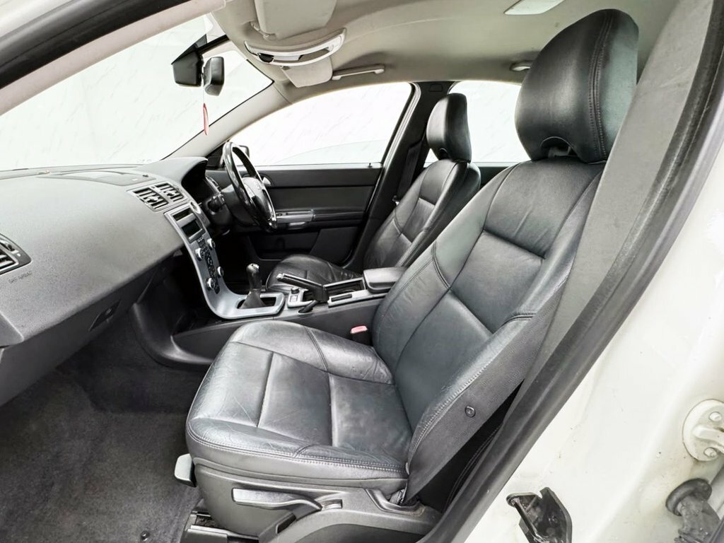Volvo S40 Saloon 1.6 D2 R-design Euro 5 201060 Silver #11