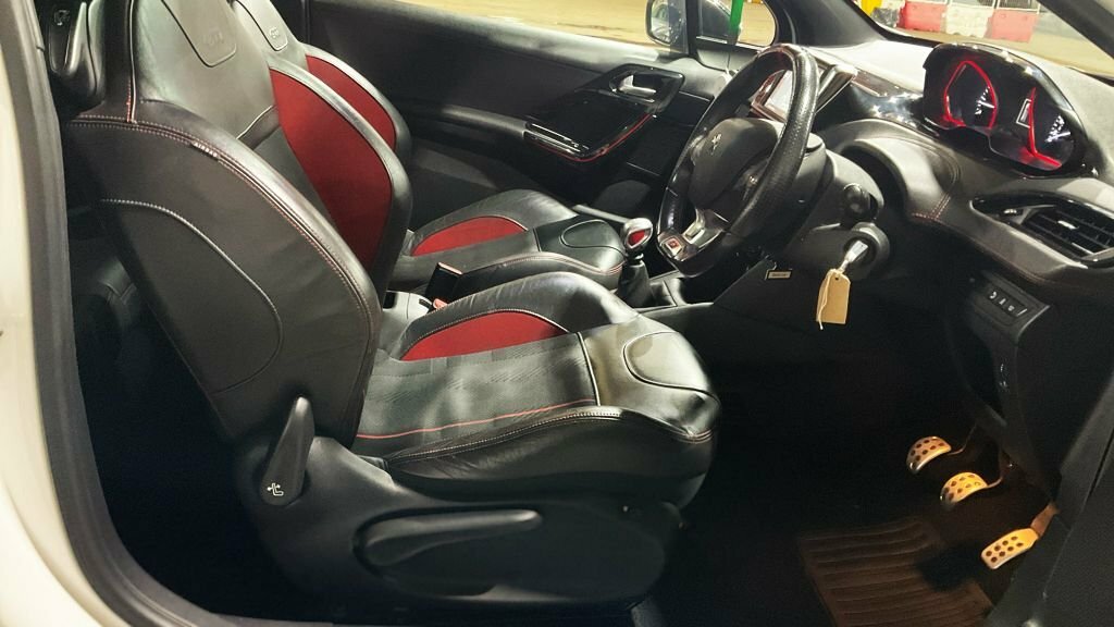 Peugeot 208 1.2 Vti Puretech Allure Euro 6 Black #8