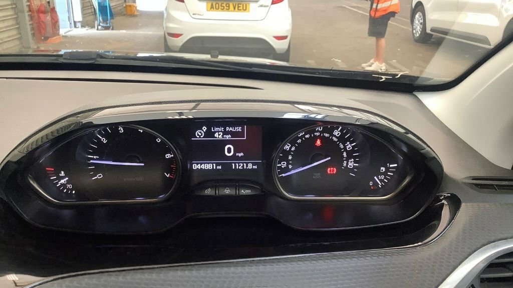 Peugeot 2008 1.2L Allure Black #6