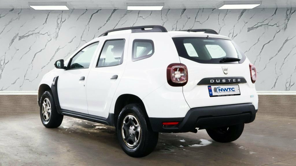 Dacia Duster 1L Essential White #2