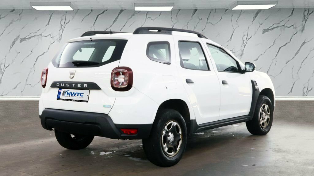 Dacia Duster 1L Essential White #3