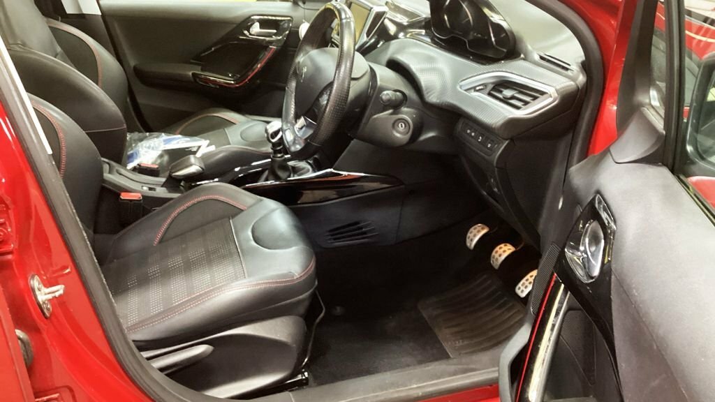 Peugeot 2008 Allure Premium 5-Door Black #7