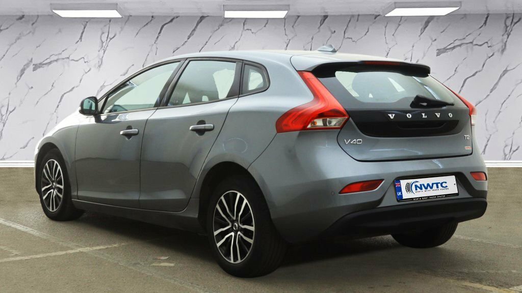Volvo V40 2L Momentum Nav Plus Grey #3