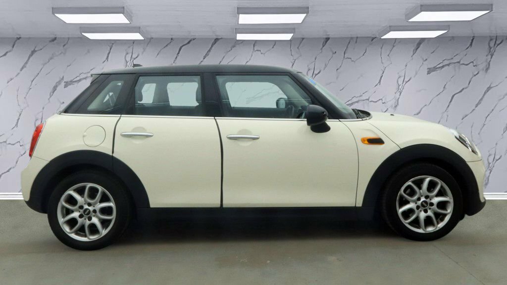 Mini Hatch 1.5L Cooper D White #5