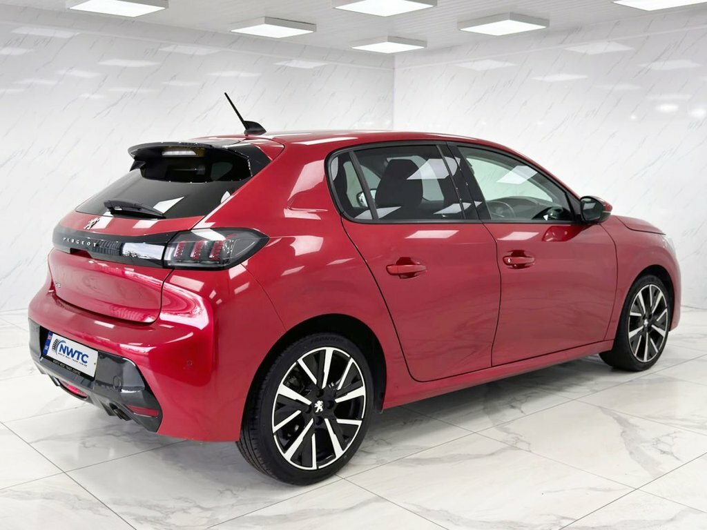 Peugeot 208 1.2L Allure Red #6