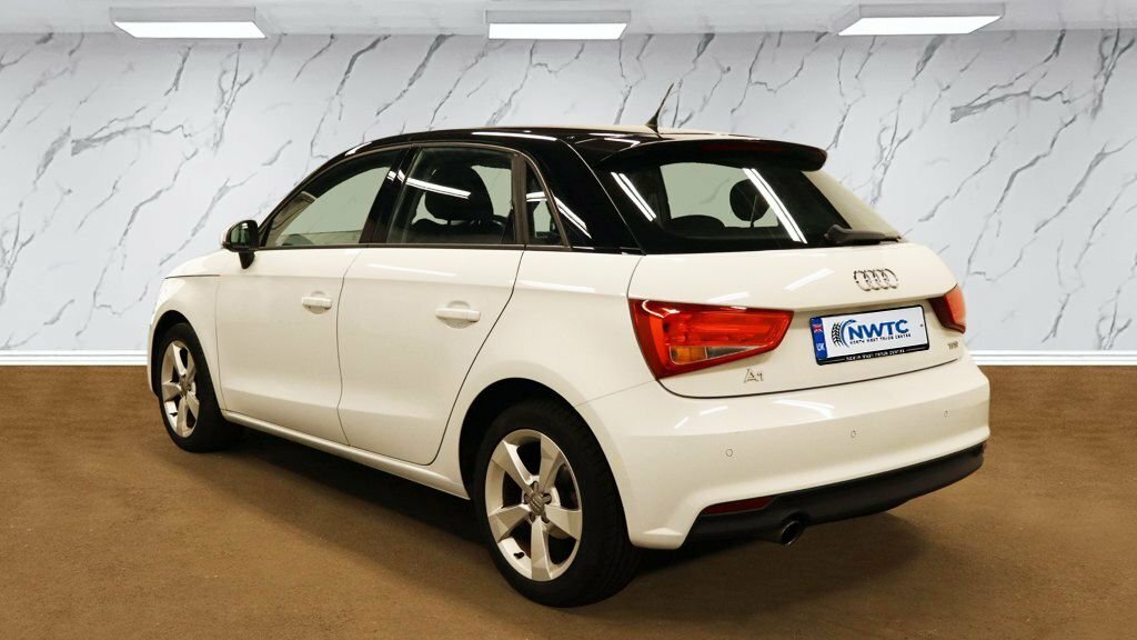 Audi A1 1L Sport White #3