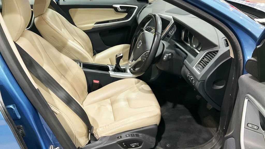 Volvo XC60 D4 Awd Se Lux Nav Winter, Family Drivers S Blue #8