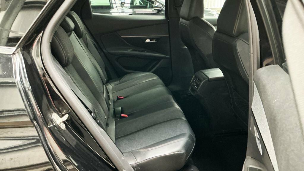 Peugeot 3008 3008 Allure Bluehdi Ss Black #9