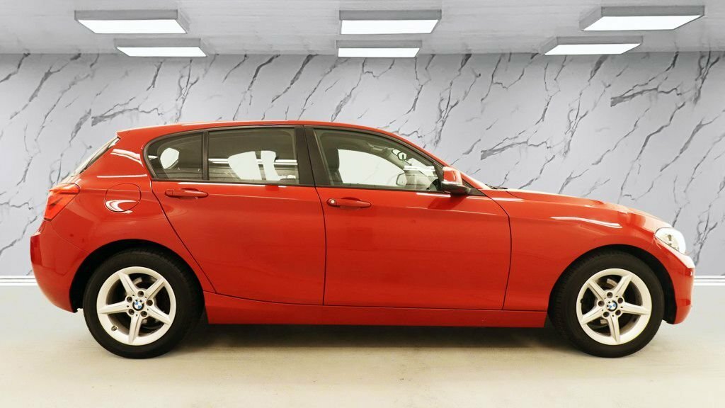 BMW 1 Series 1.5L Se Red #4