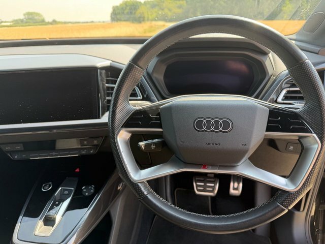 Audi Q4 E Tron 35 S Line Sportback 55Kwh 170 P Black #2