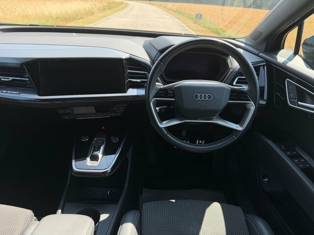 Audi Q4 E Tron 35 S Line Sportback 55Kwh 170 P Black #3