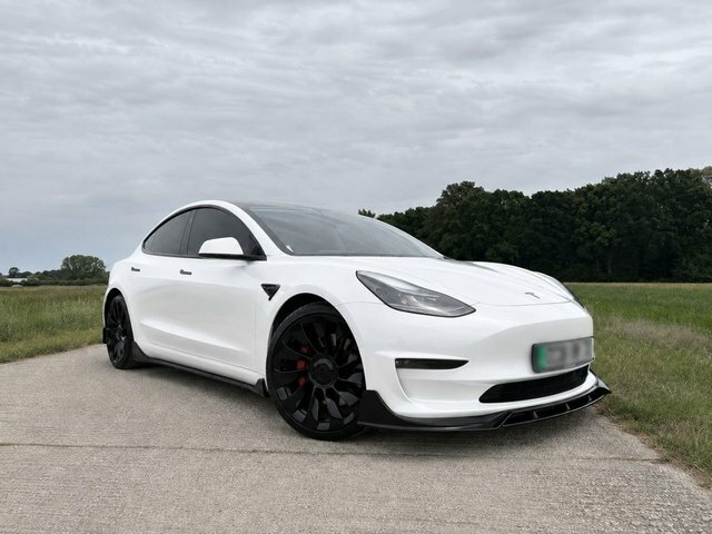 Tesla Model 3 Dual Motor Long Range Saloon 4 White