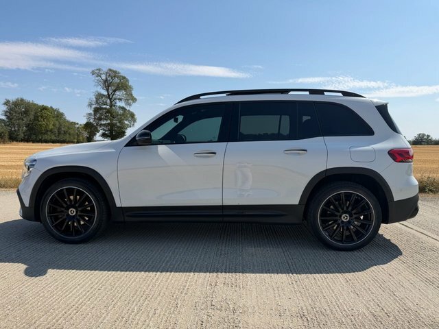 Mercedes-Benz GLB Class 2.0 Glb200d Amg Line Premium Plus Suv White #3