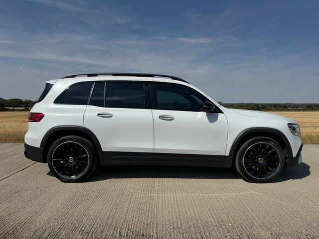 Mercedes-Benz GLB Class 2.0 Glb200d Amg Line Premium Plus Suv White #2