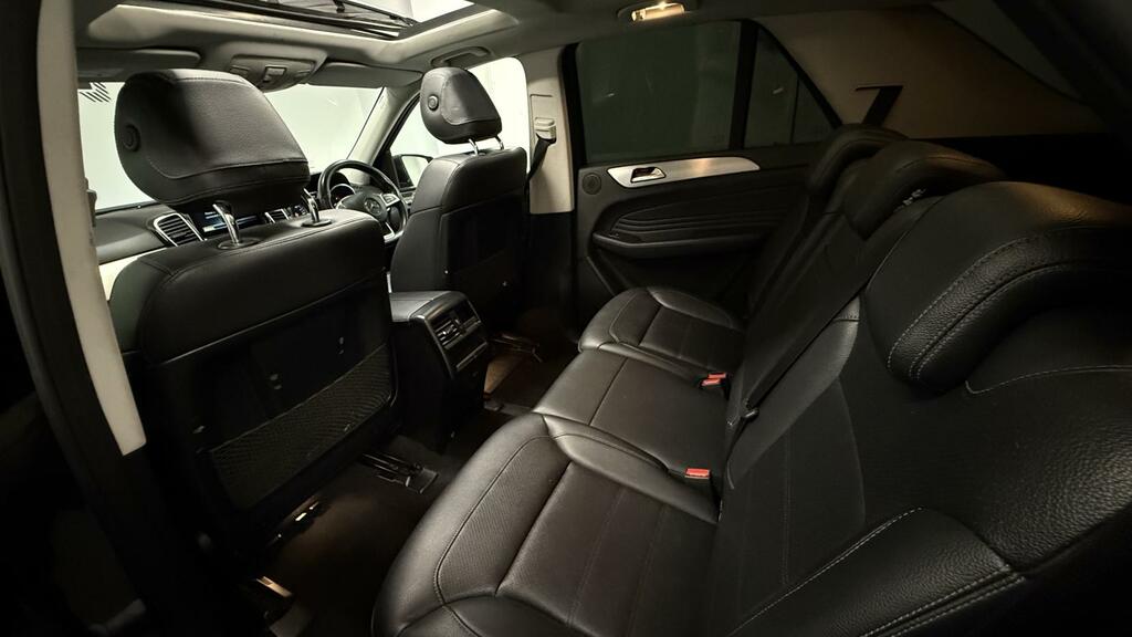Mercedes-Benz GLE Class Gle 350D 4Matic Amg Line Premium 9G-tronic White #17
