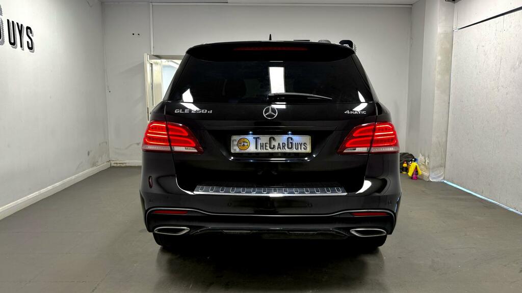 Mercedes-Benz GLE Class Gle 350D 4Matic Amg Line Premium 9G-tronic White #41