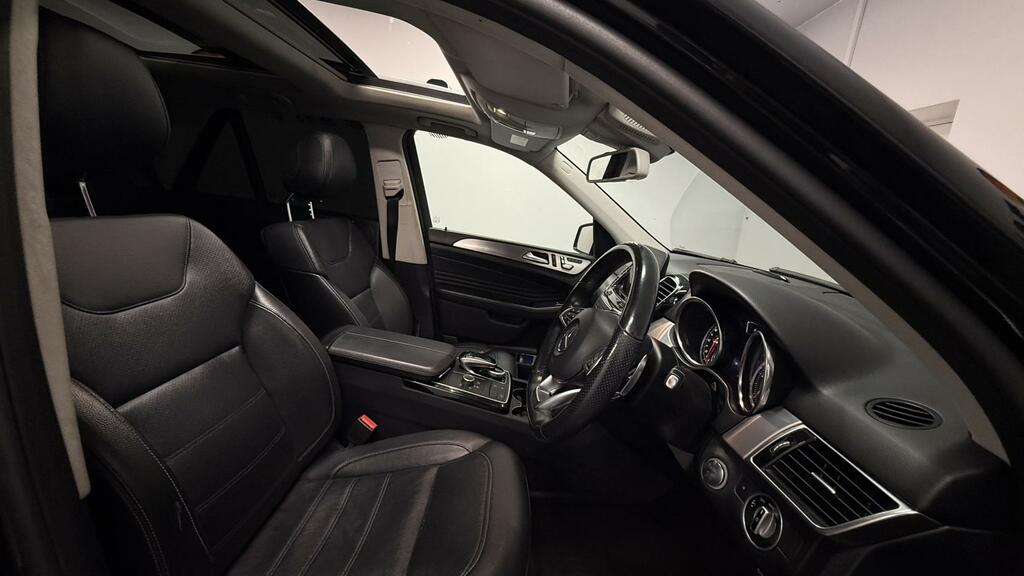 Mercedes-Benz GLE Class Gle 350D 4Matic Amg Line Premium 9G-tronic White #14