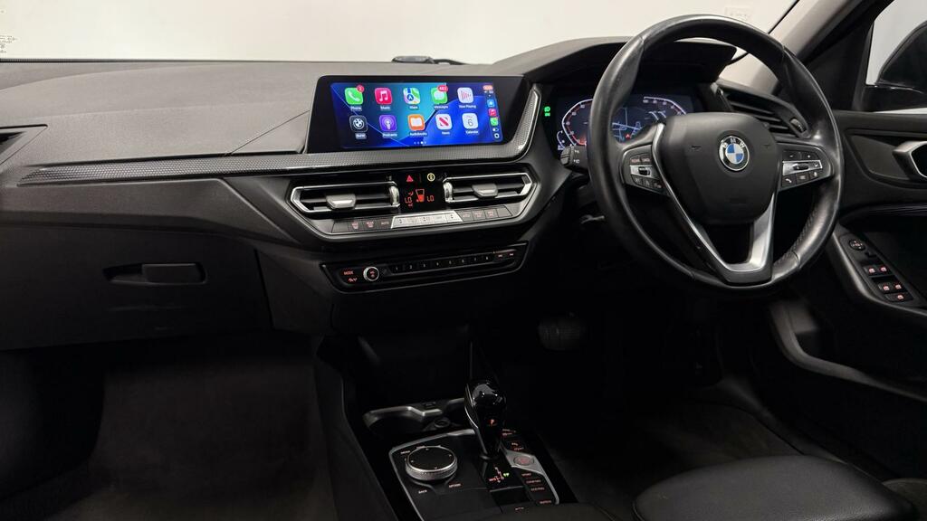 BMW 1 Series Sport Black #2